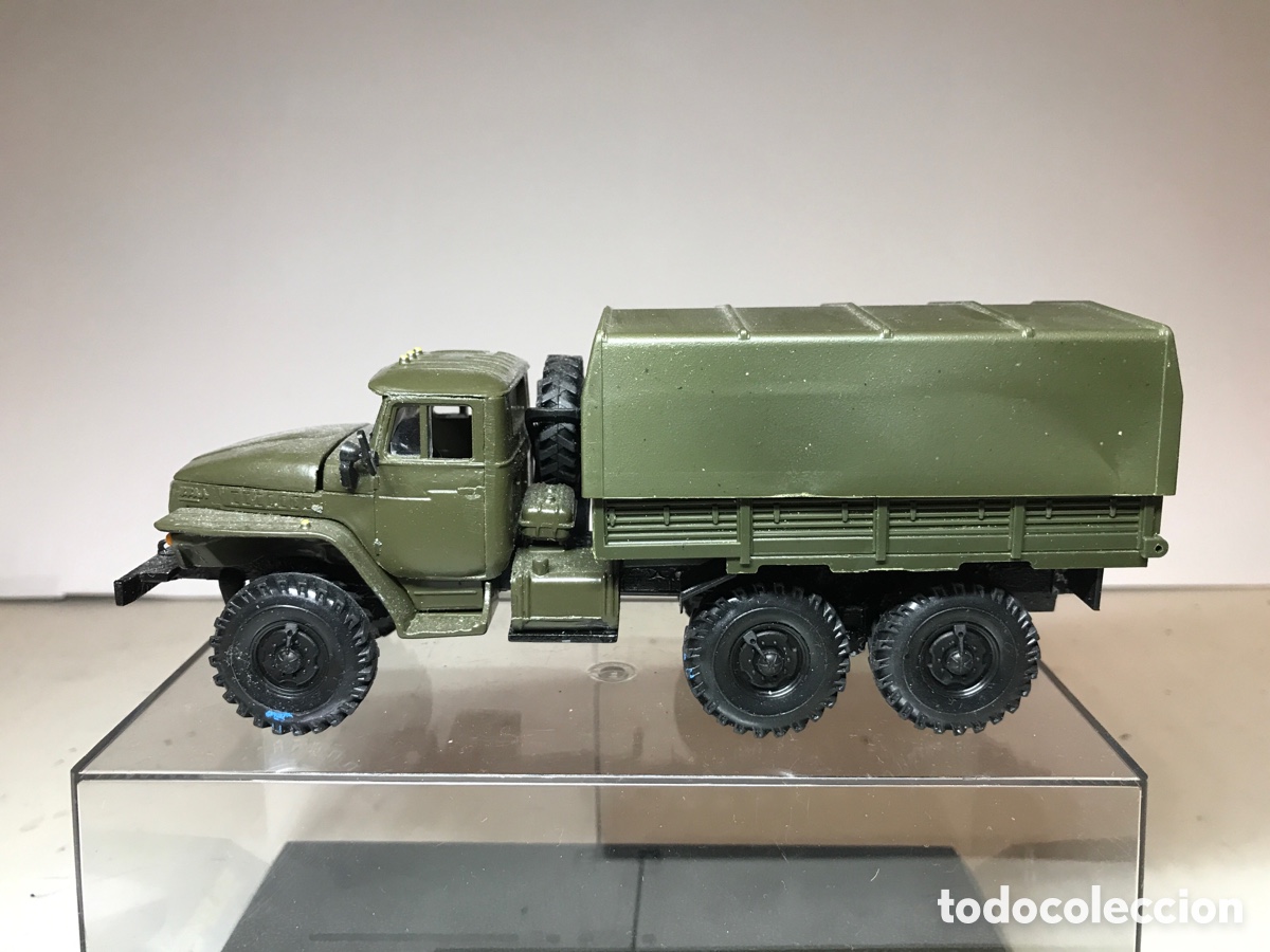 Coches a escala: CAMI&Oacute;N MILITAR MADE IN USSR 4320 MET&Aacute;LICO 1:43