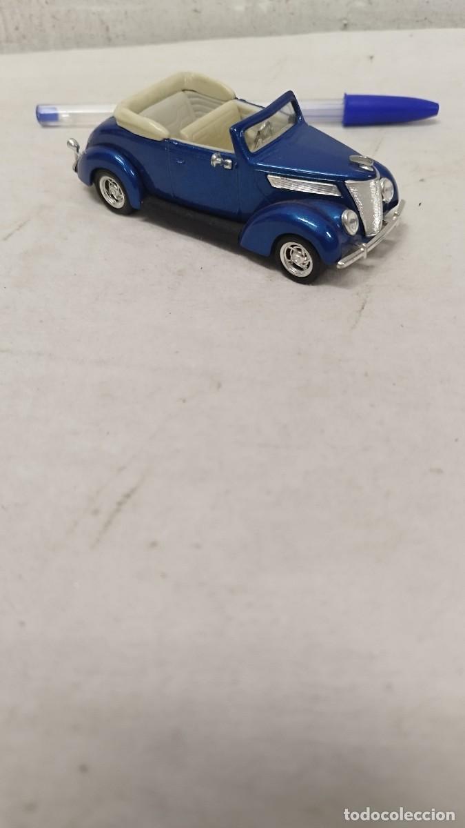 Coches a escala: Antiguo Coche de juguete Road Signature,Modelo 37 Ford convertible