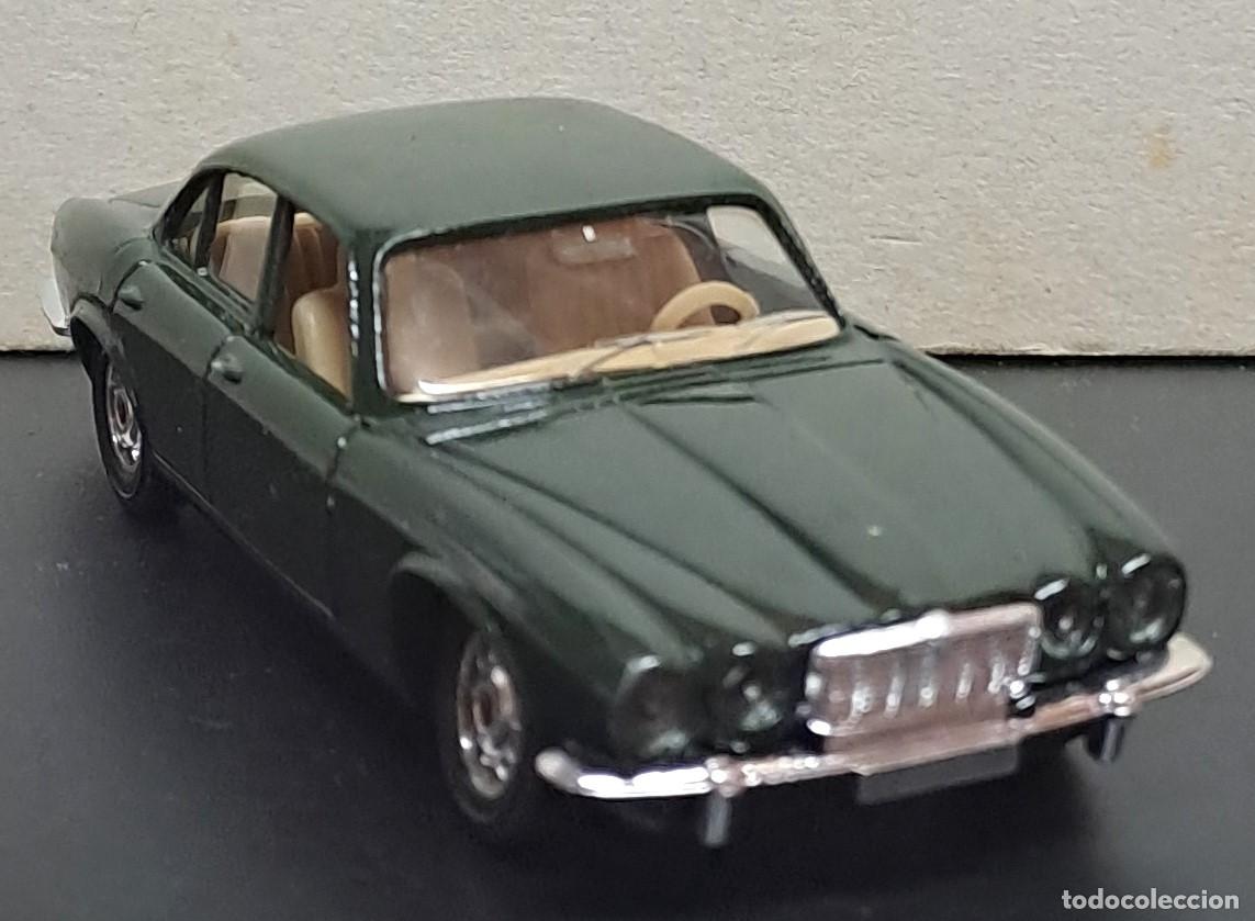 Coches a escala: COCHE A ESCALA 1:43 DE METAL, JAGUAR XJ 12. MINICOCHE-197