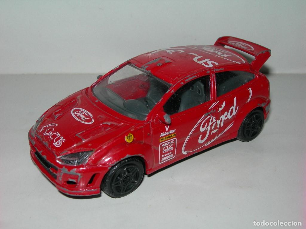 Coches a escala: COCHE DE METAL FORD FOCUS ROJO - ESCALA 1/43 - FABRICADO POR BURAGO -