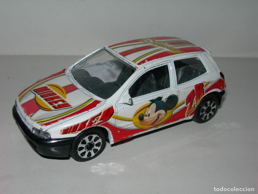 Coches a escala: COCHE DE METAL FIAT BRAVO EDICI&Oacute;N MICKEY MOUSE DISNEY - ESCALA 1/43 - FABRICADO POR BURAGO -