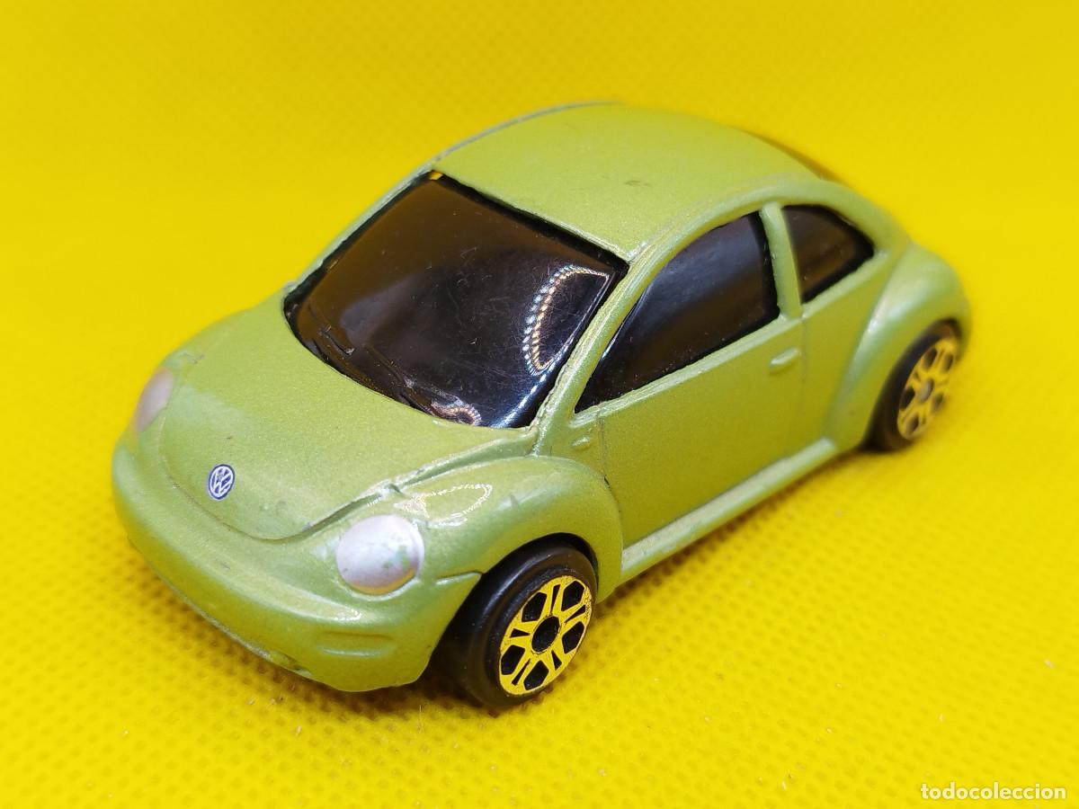 Coches a escala: Coche met&aacute;lico Wolkswagen new beetle