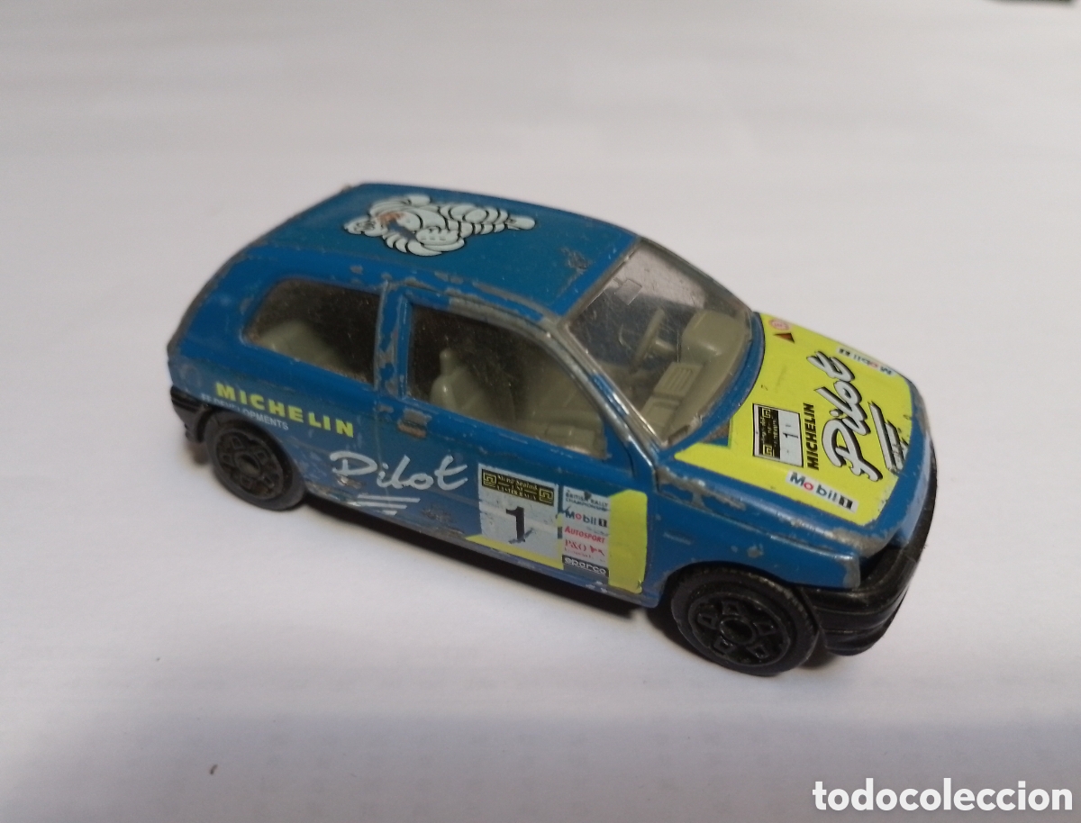 Model Cars: Coche de juguete a escala 1:43. Metal. RENAULT CLIO Escala. 1/43 DE BURAGO. Made in Italy.