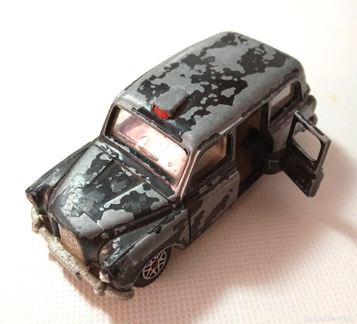 Model Cars: COCHE . ANTIGUO TAXI AUSTIN . ESCALA 1/43 . DINKY TOYS