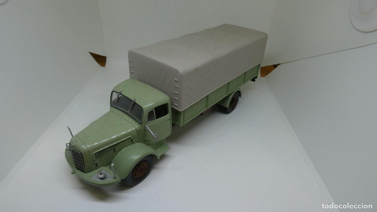 Carros em escala: CAMION IXO . MERCEDES BENZ L-325 . ESCALA 1/43