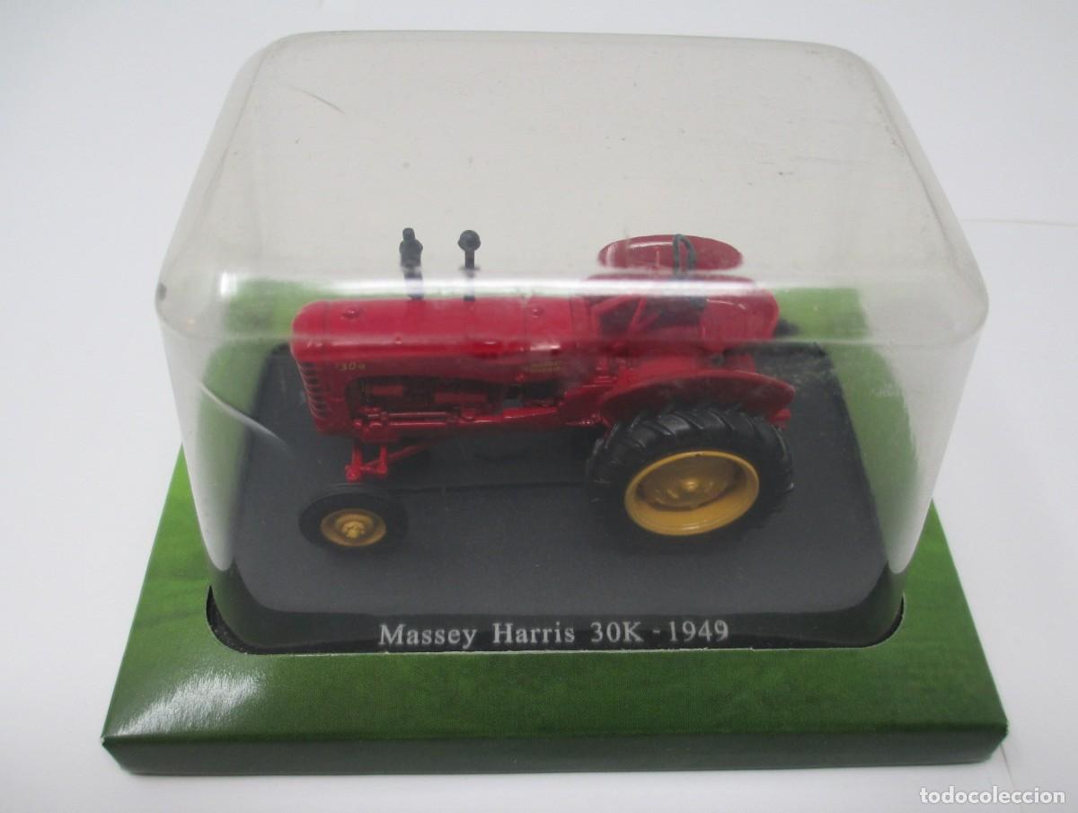 Auto in scala: Tractor Massey Harris 30K de 1949 - Escala 1/43