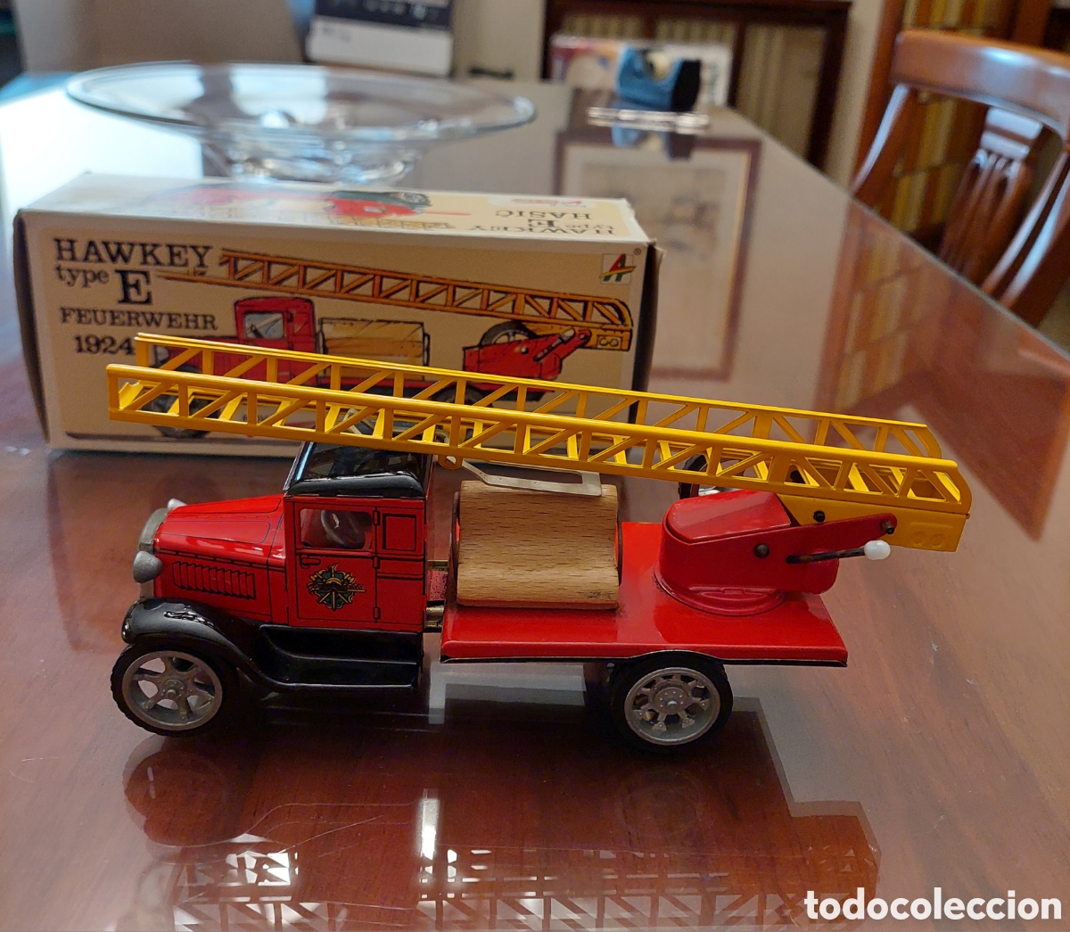 Voitures &agrave; l'&eacute;chelle: Cami&oacute;n bomberos FEUERWEHR 1924 con caja