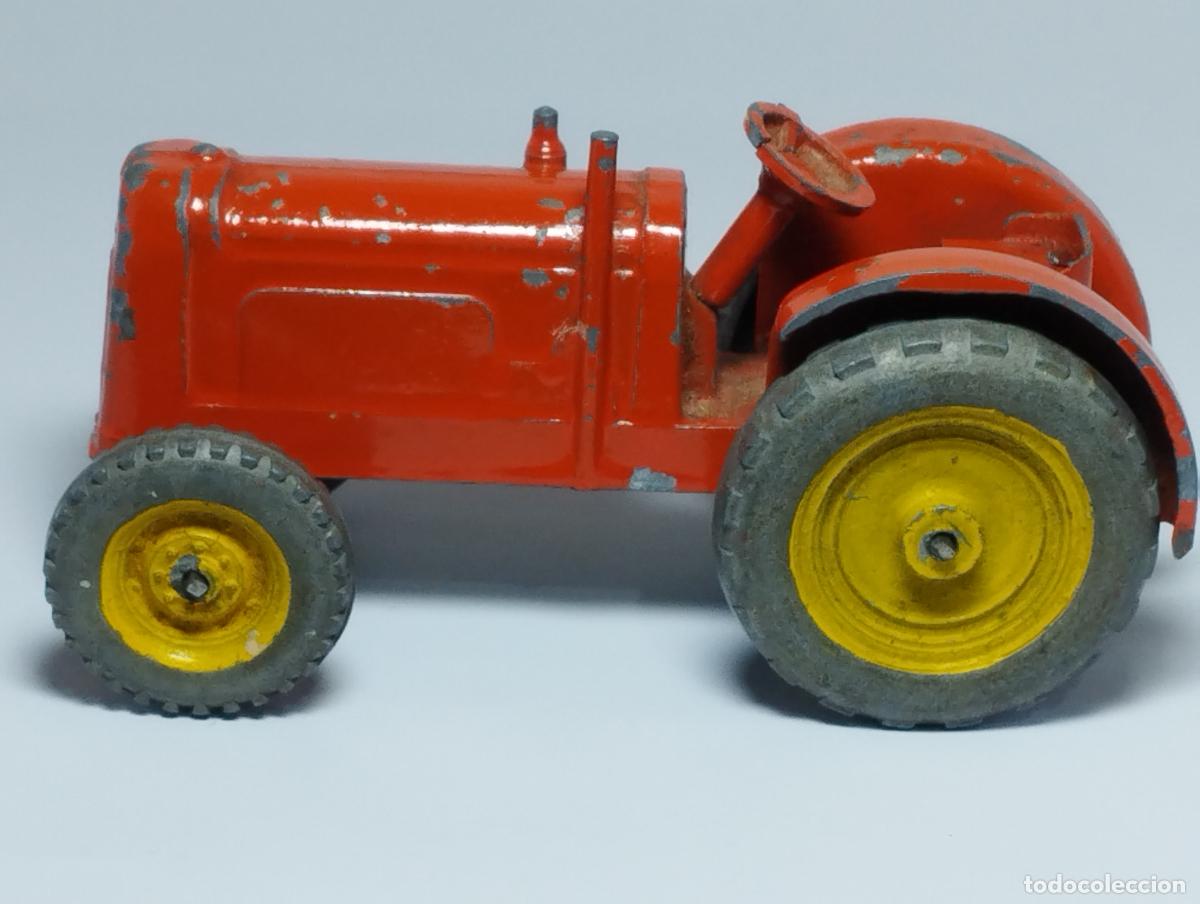 Model Cars: ANTIGUO TRACTOR INTERNACIONAL HARVESTER DE CHARBENS 1953 ESCALA 1,43