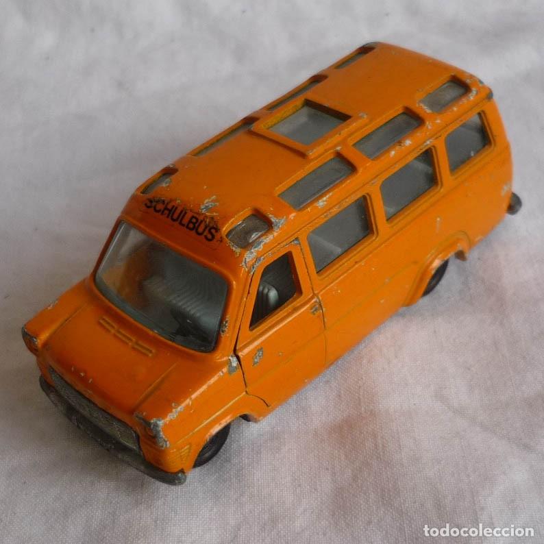 Coches a escala: Ford Transit Schulbus Siku - Foto 1