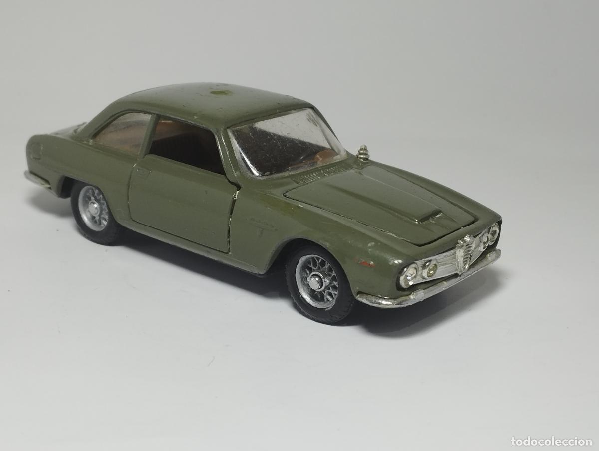 Auto in scala: ALFA ROMEO 2600 GIULIA SPRINT DE POLITOYS POLISTIL ESCALA 1,43 METAL