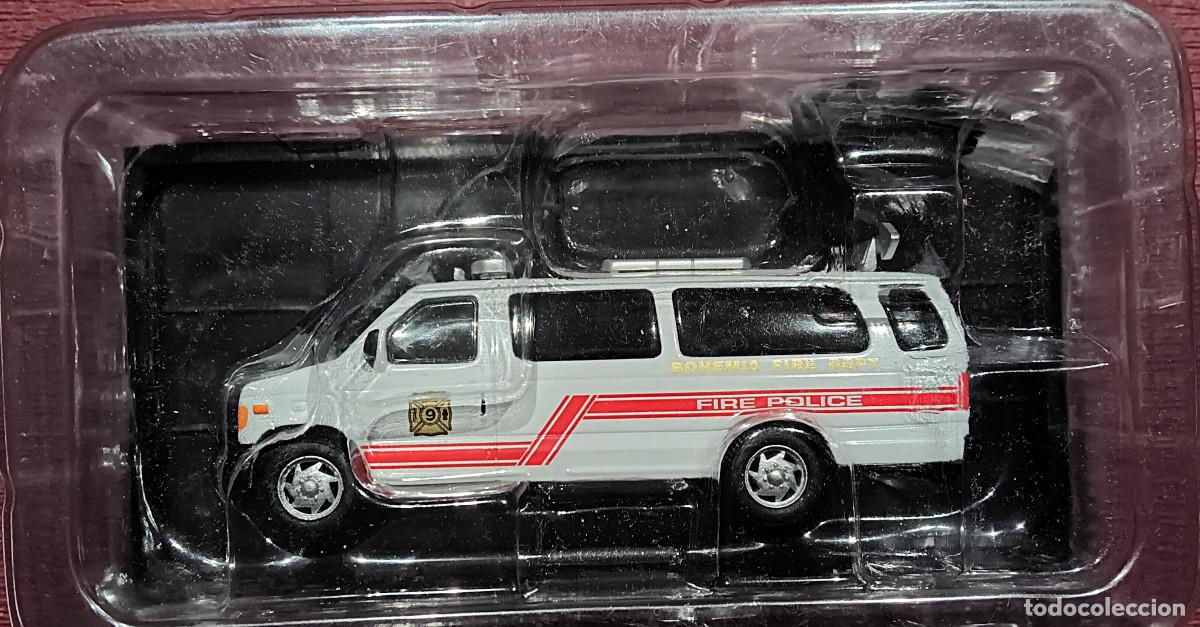 Model Cars: AMBULANCIA BOMBEROS COLOR BLANCO Y ROJO