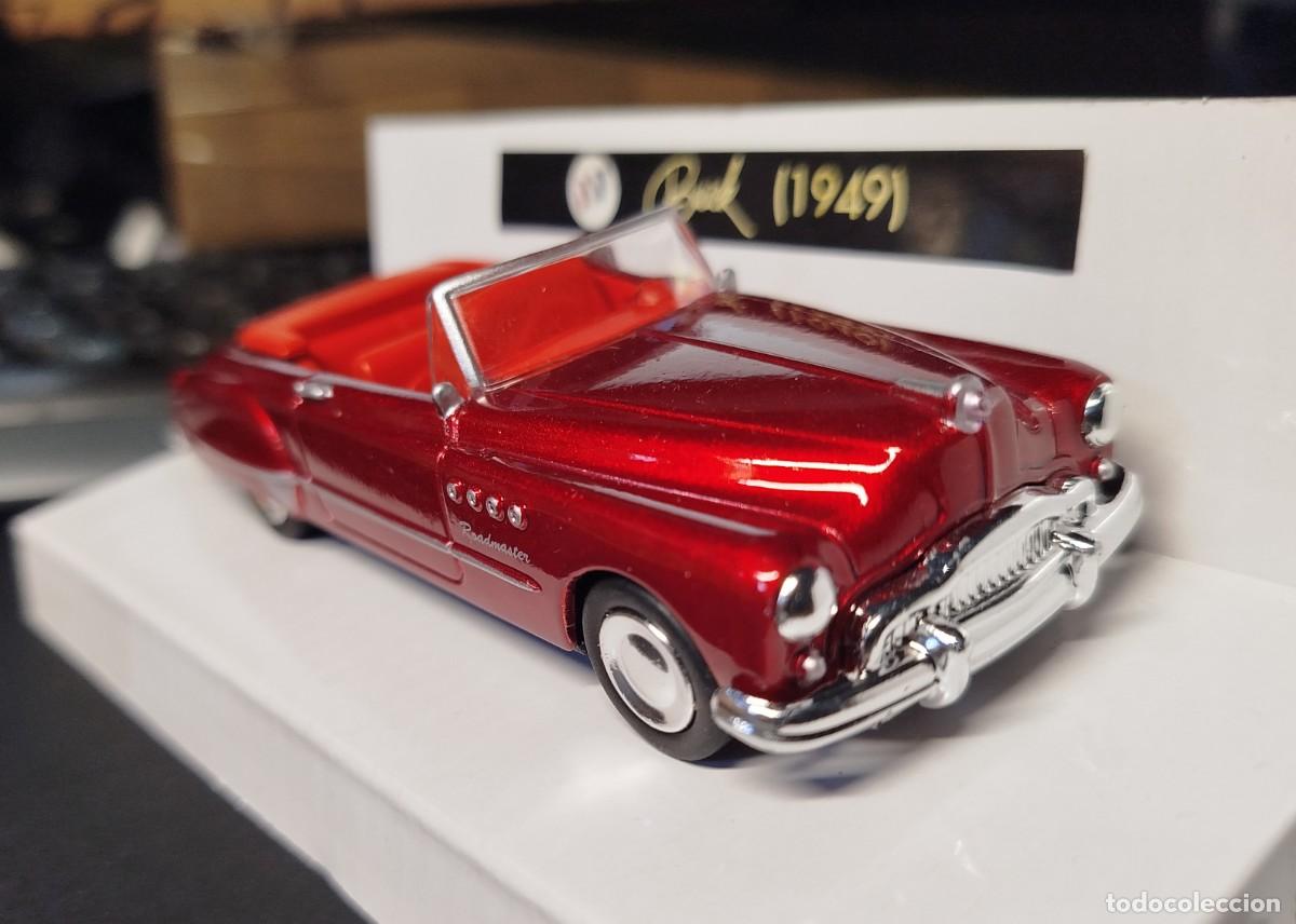 Auto in scala: Buick rojo 1949 en caja original