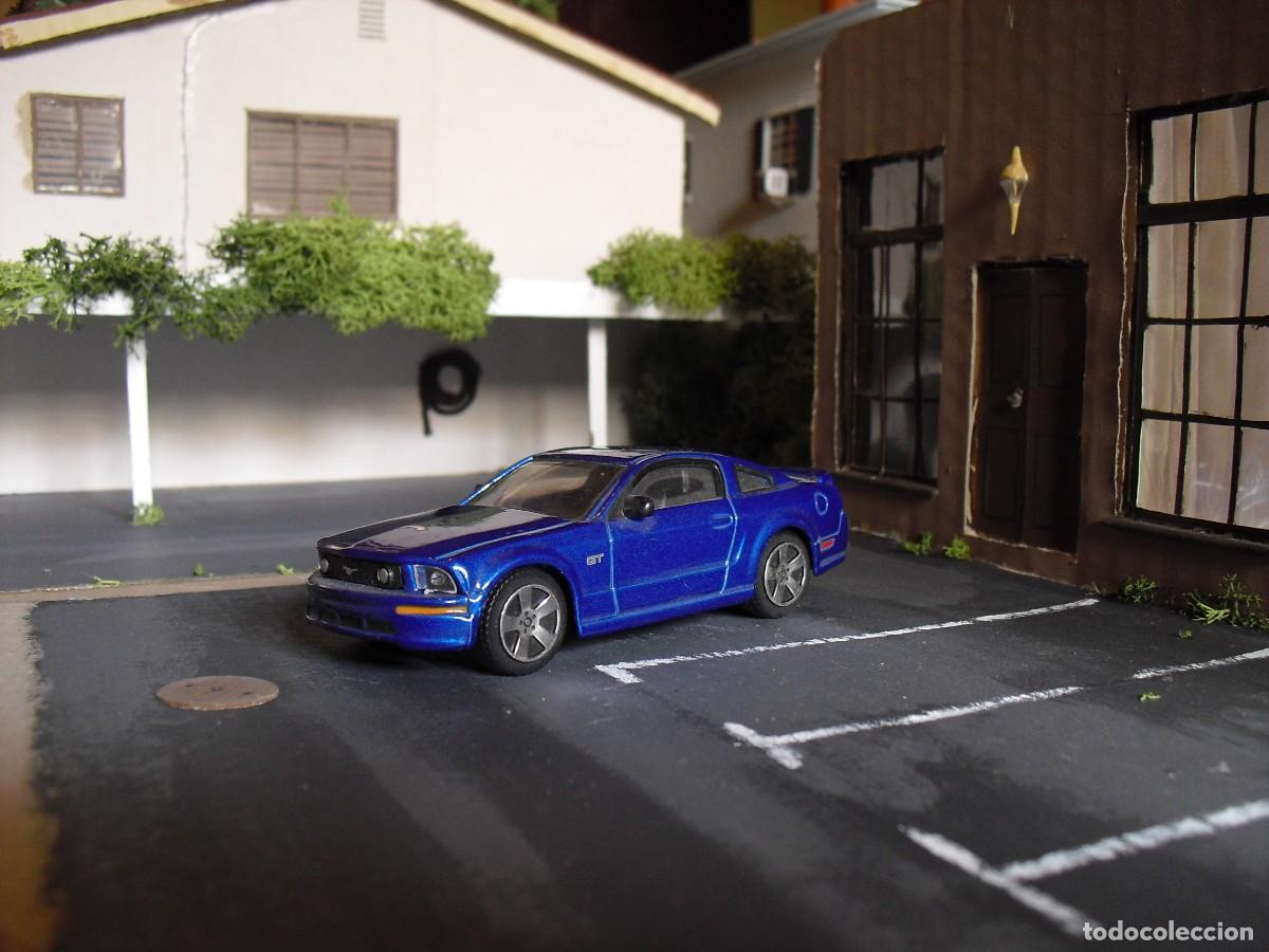 Coches a escala: Ford Mustang (2006) Bburago 1/43