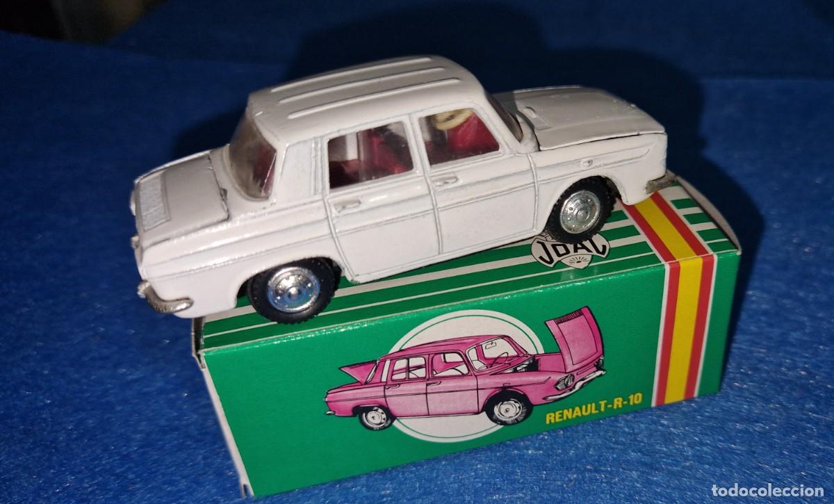 Coches a escala: Coche en miniatura de colecci&oacute;n. Fabricado en metal. RENAULT R-10. Joal.