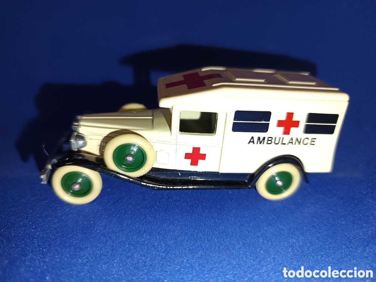 Voitures &agrave; l'&eacute;chelle: N 12 AMBULANCIA LLEDO ESCALA 1/43