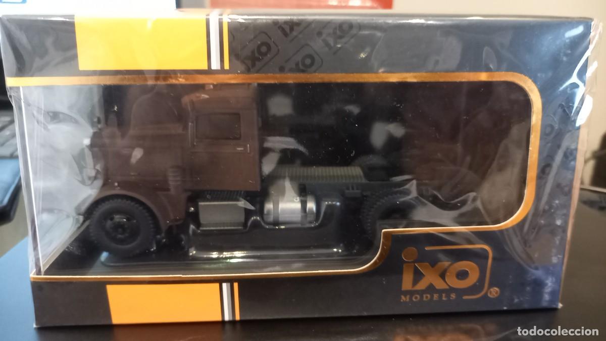 Voitures &agrave; l'&eacute;chelle: Cami&oacute;n americano Peterbilt 281 DUEL a 1/43 IXO