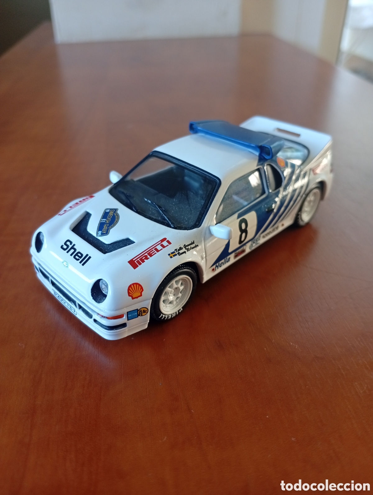Auto in scala: Ford RS 200 Rally de Suecia escala 1/43