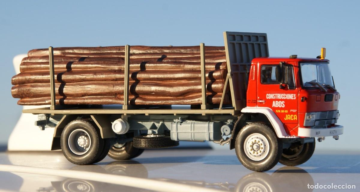 Auto in scala: CAMION EBRO P-137 TRANSPORTE DE MADERA 1973 ESCALA 1/43 DE SALVAT EN SU EMBALAJE ORIGINAL