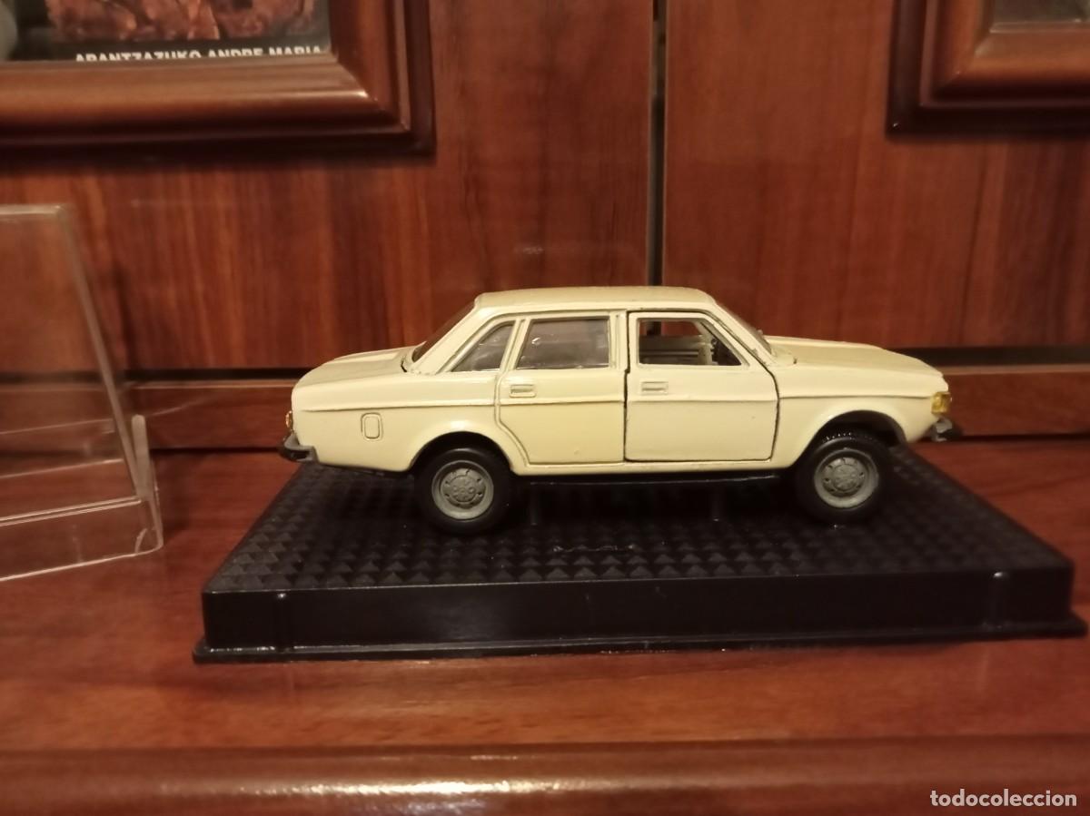 Coches a escala: Nacoral Volvo 144 ref.121 - Foto 2