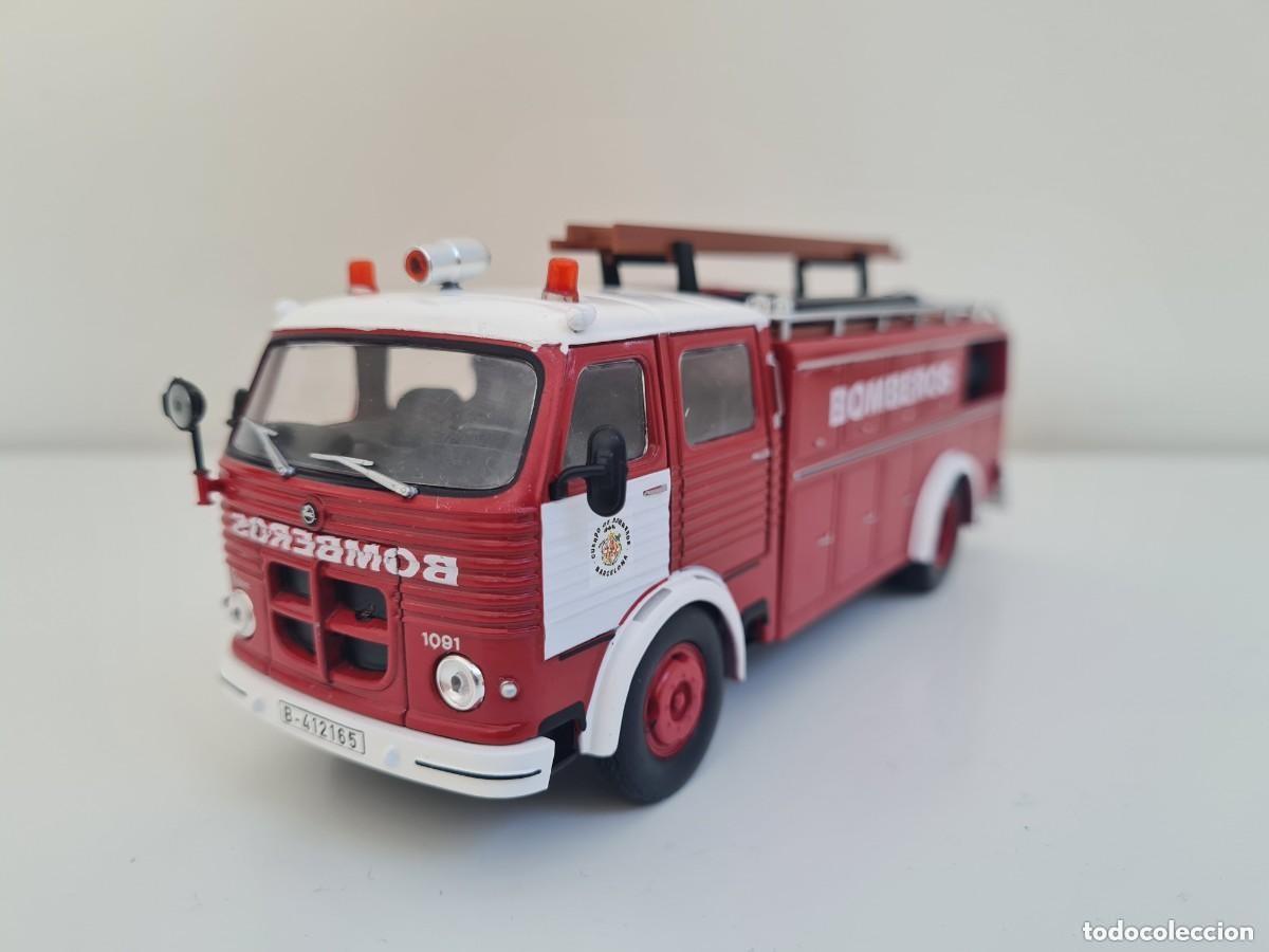 Coches a escala: Cami&oacute;n de Bomberos PEGASO COMET 1091 Cuerpo Bomberos de Barcelona incendios 1:43 die-cast metal 1/43