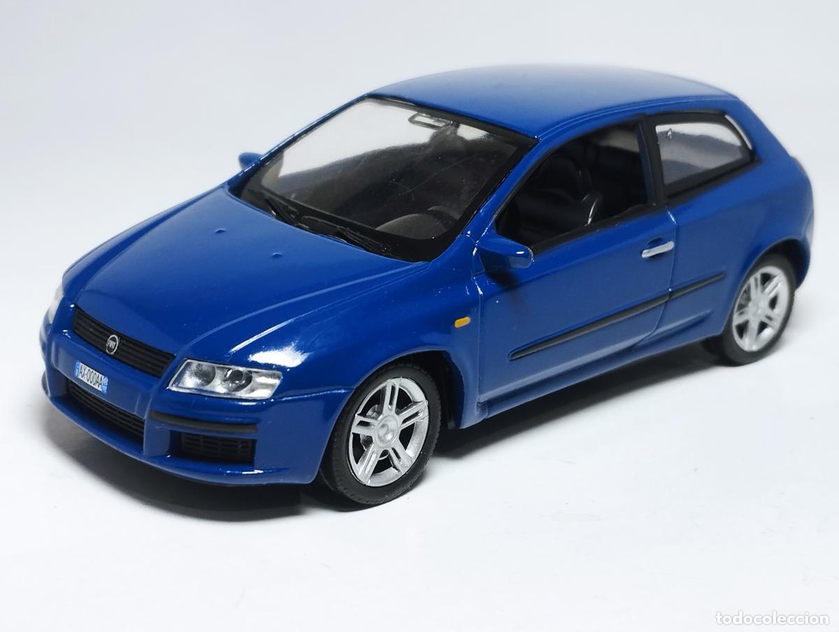 Voitures &agrave; l'&eacute;chelle: FIAT STILO DE NOREV 1,43 MUY BUENO