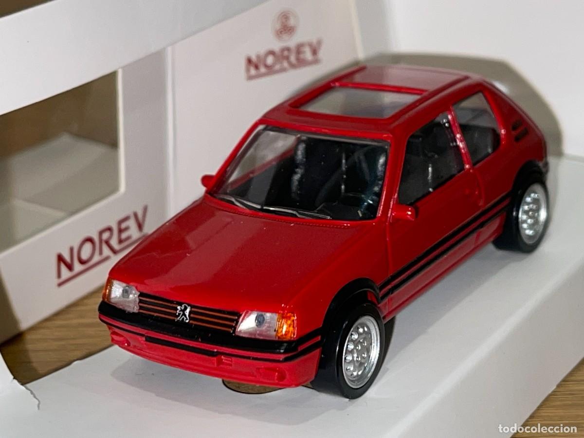 Voitures &agrave; l'&eacute;chelle: Norev coche Peugeot 205 GTI rojo escala 1:43 metal