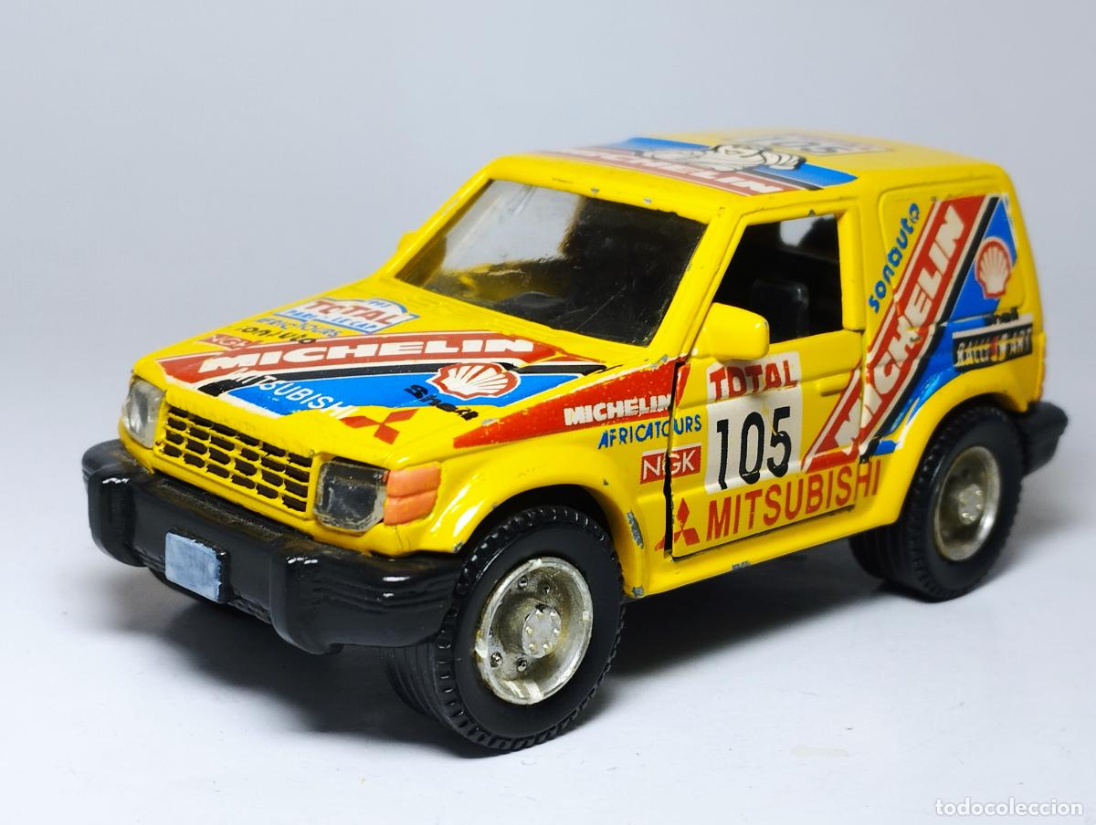 Coches a escala: GUISVAL MITSUBISHI MONTERO PAJERO GANADOR PARIS DAKAR 1993 BRUNO SABY
