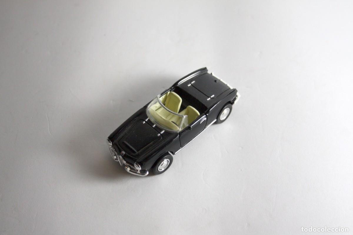 Auto in scala: Miniatura 1/43 &mdash; Alfa Romeo Giulietta Spider 1600cc (1962) &mdash; New Ray &mdash; Color negro