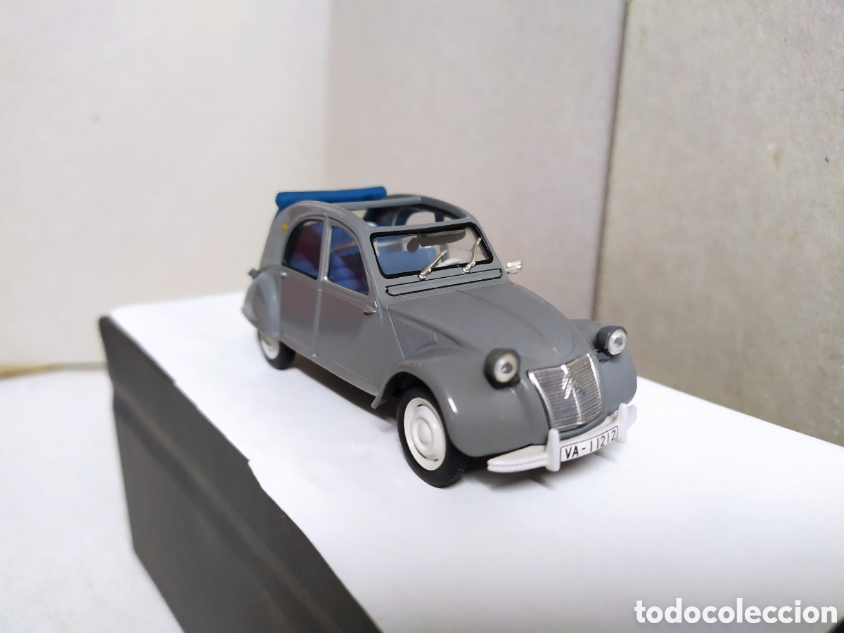 Voitures &agrave; l'&eacute;chelle: Citroen 2 CV . Gris. Salvat