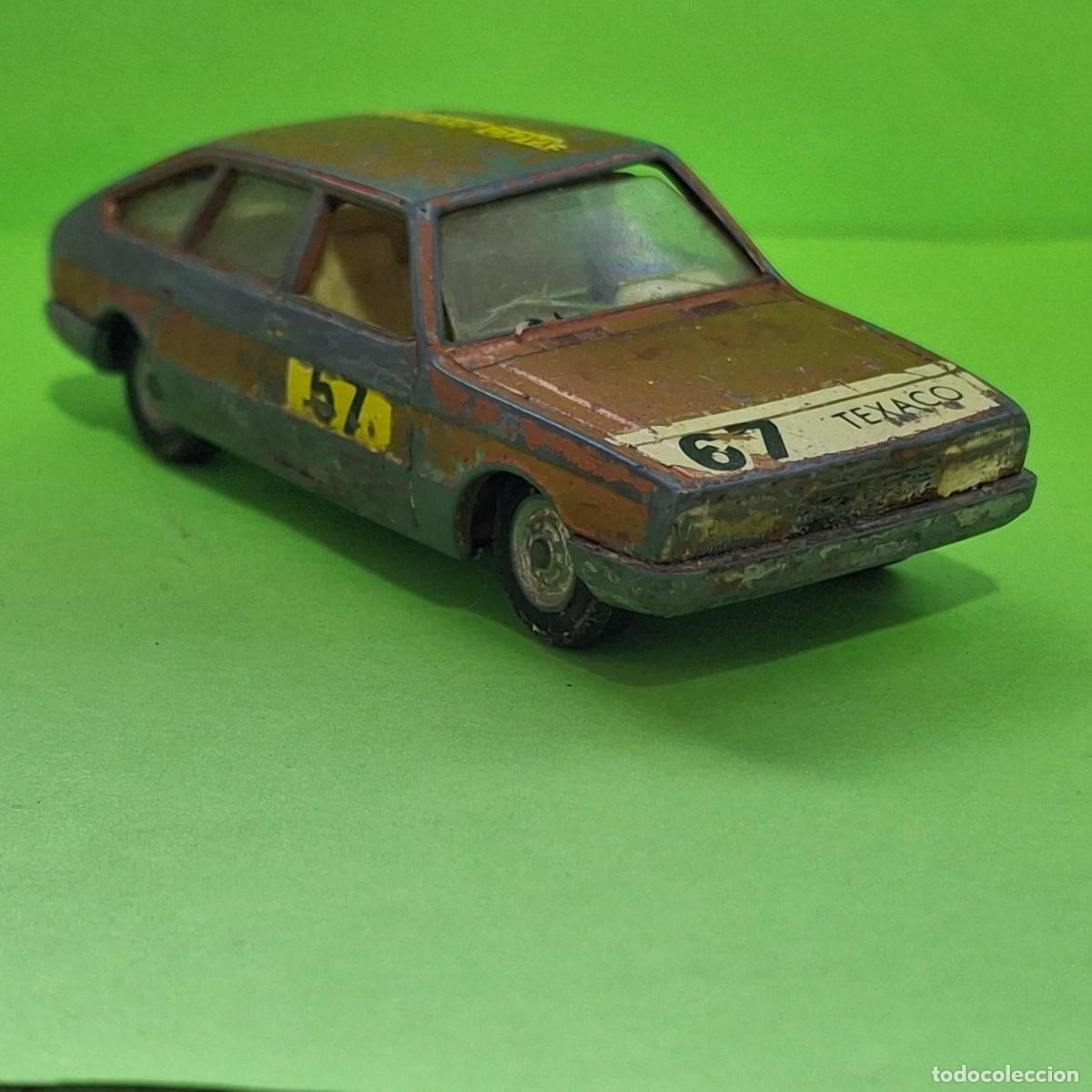 Coches a escala: CHRYSLER 150 - ESCALA 1/43 - MARCA PILEN MADE IN SPAIN - MOD.529 - DESGUACE RESTAURAR TECHO DOBLADO