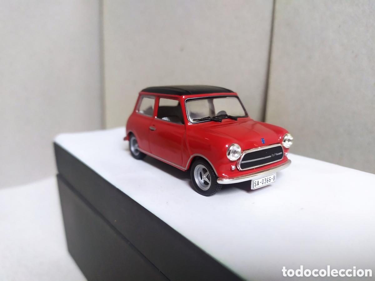 Coches a escala: Mini Cooper 1300 . Rojo y negro. IXO-Salvat