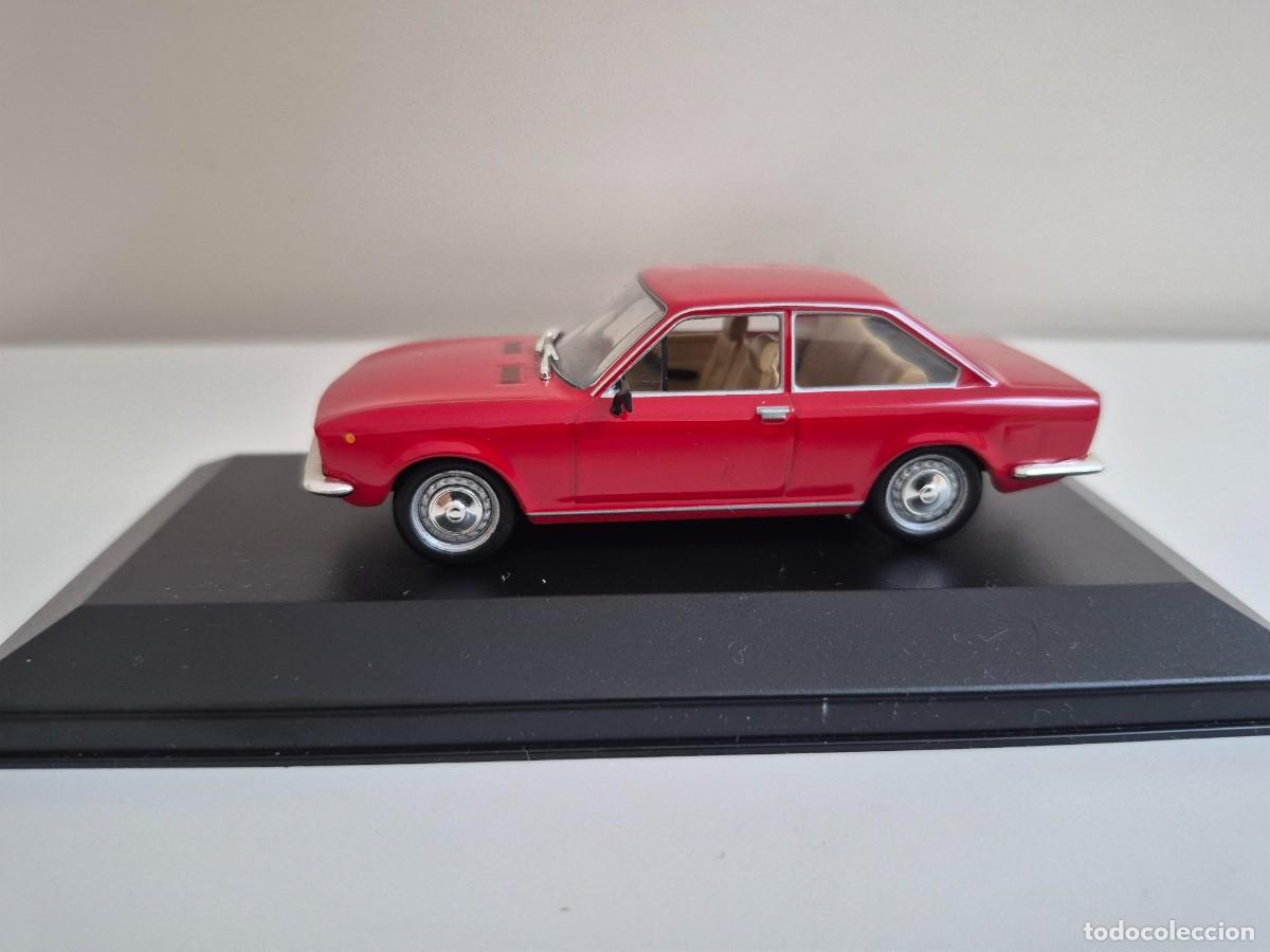 Coches a escala: 1/43 COCHE SEAT 124 SPORT ROJO IXO ALTAYA 1:43 Matr&iacute;cula de Barcelona
