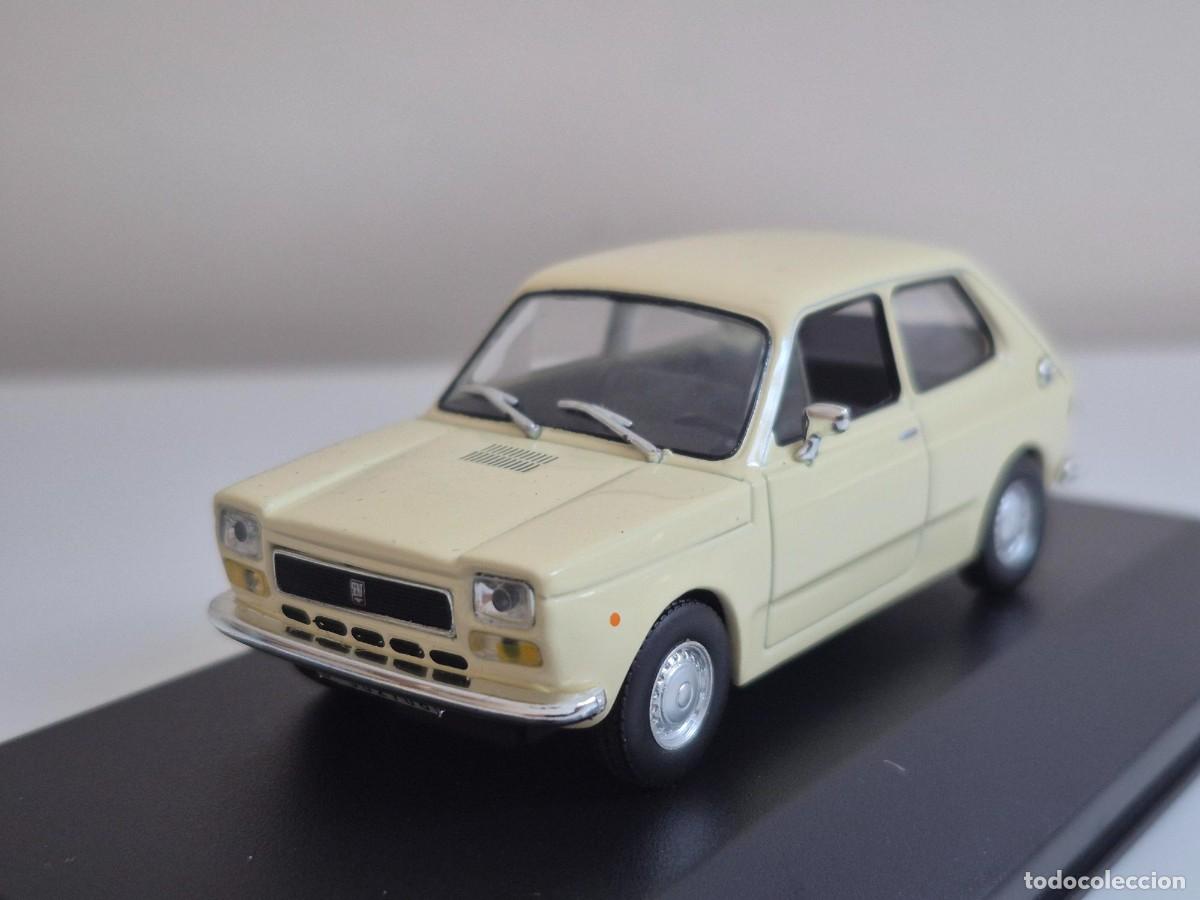 Coches a escala: 1/43 COCHE SEAT 127 Amarillo Matr&iacute;cula de Barcelona 1:43 miniatura ixo altaya