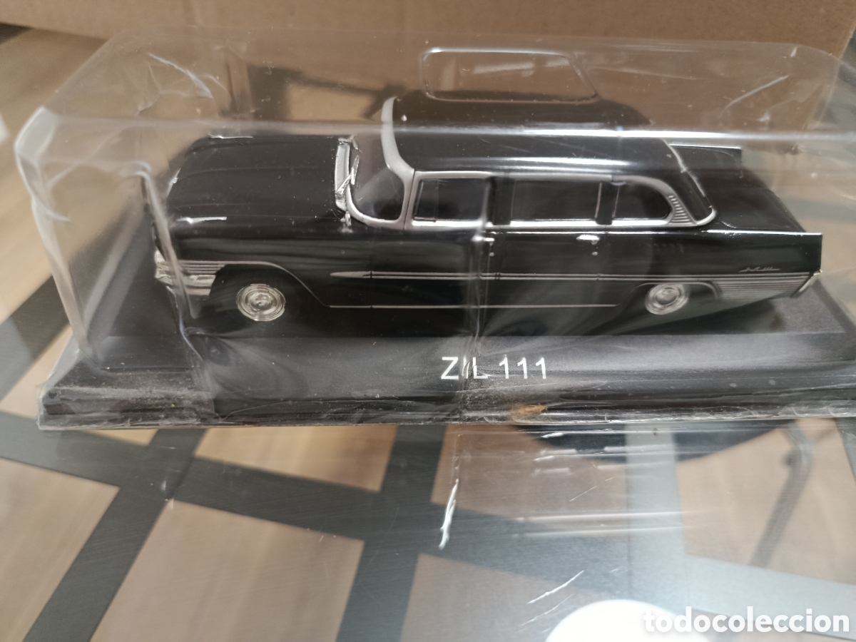 Coches a escala: ZIL 111 escala 1/43 color negro