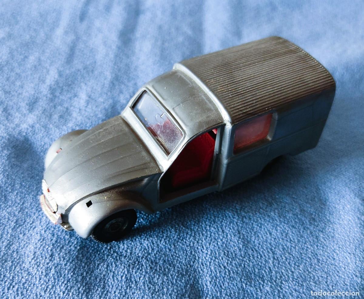 Coches a escala: NACORAL CITROEN 2 CV CHIQUI CARS REF: 2007 MADE IN SPAIN E: 1/43