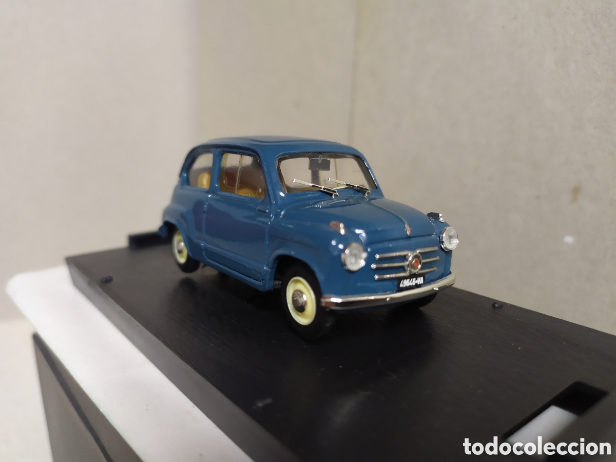 Coches a escala: Fiat 600 (1955). Azul . Brumm R247