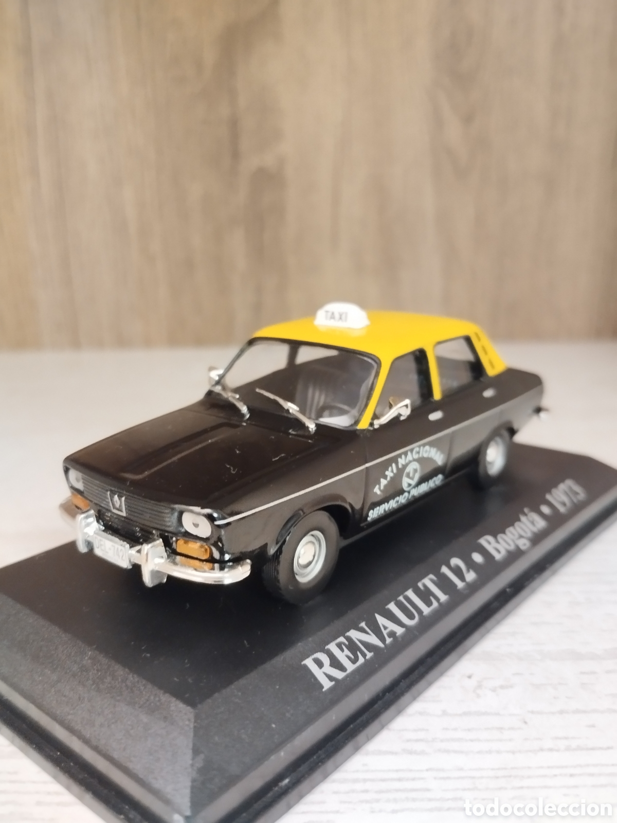 Coches a escala: RENAULT 12 TAXI BOGOTA '73