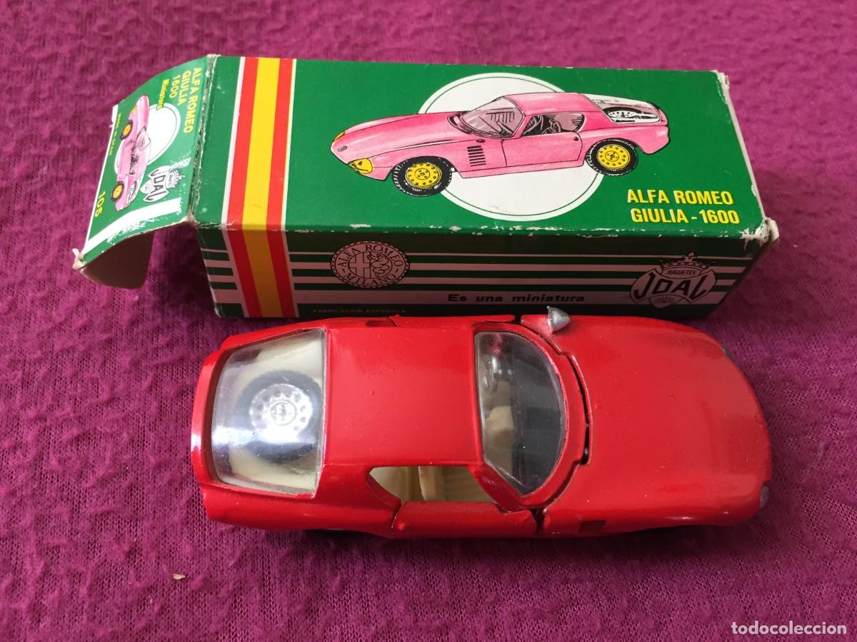 Coches a escala: Alfa Romeo Giulia 1600 en metal, de Juguetes Joal. Caja original. A&ntilde;os 70