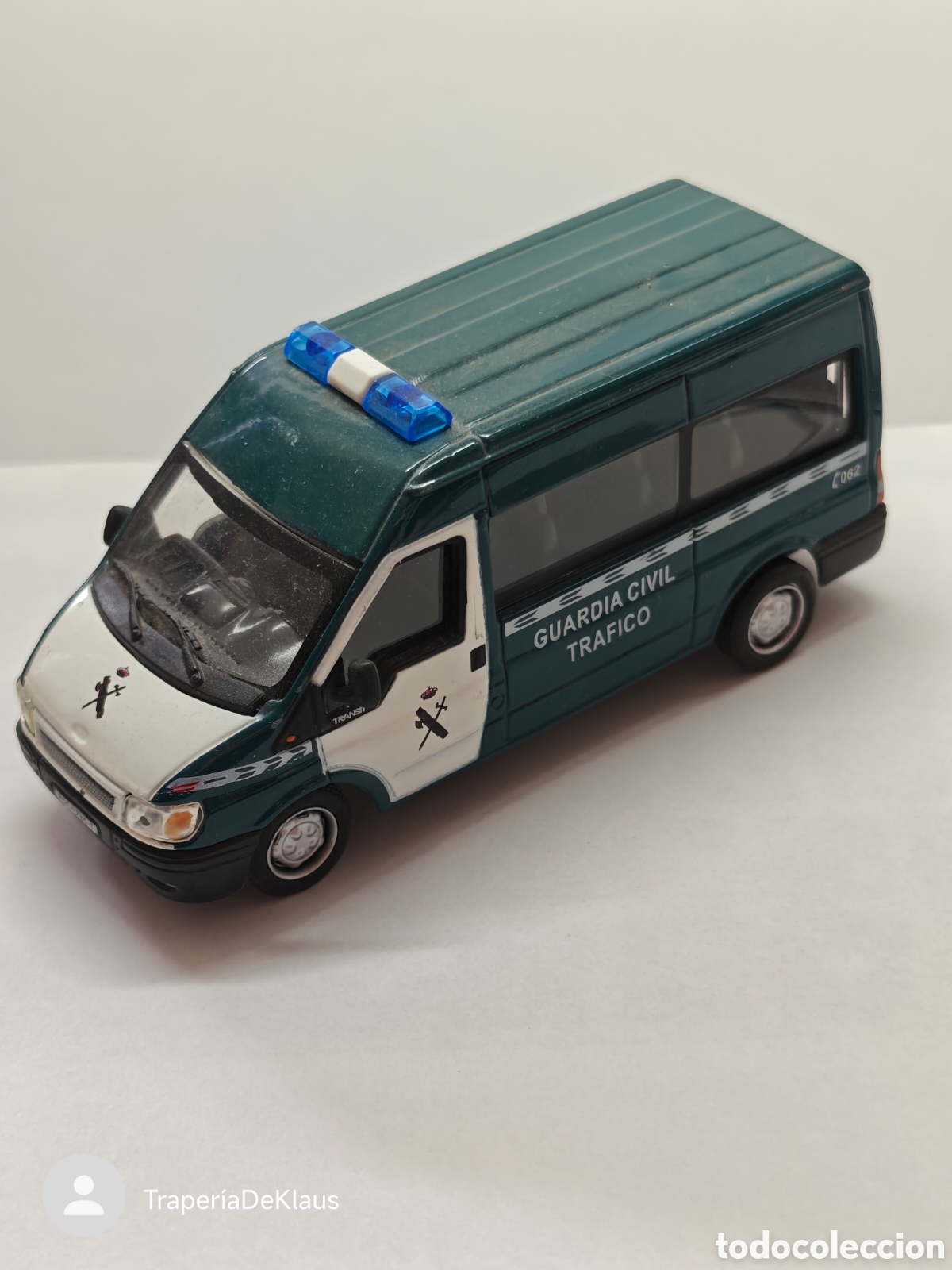 Coches a escala: furgoneta guardia civil - ford transit - car240