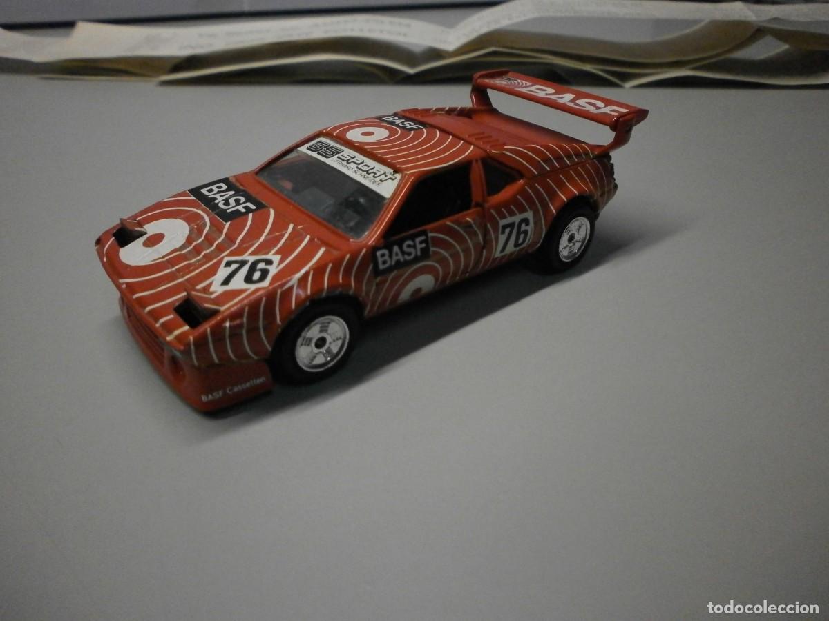 Coches a escala: gama mini coche bmw m1 con mecanismo levanta faros