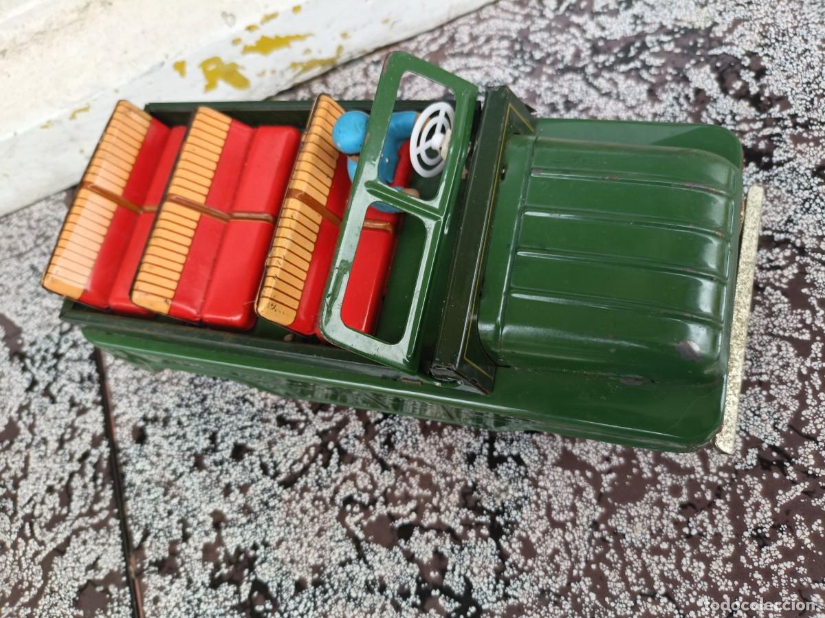Coches a escala: COCHE JEPP DE HOJALATA