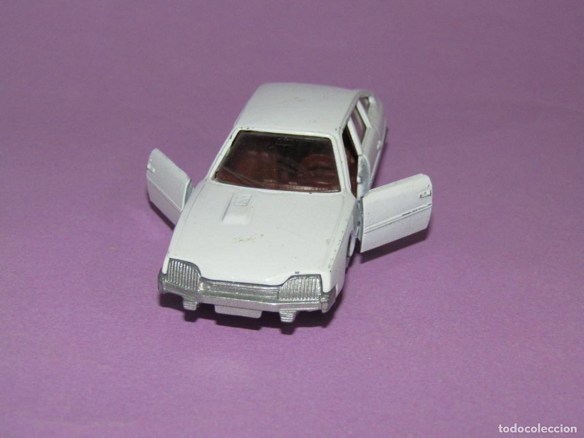 Coches a escala: Antiguo CITRO&Euml;N CX 2400 PALAS en Escala 1/64 de Juguetes MIRA