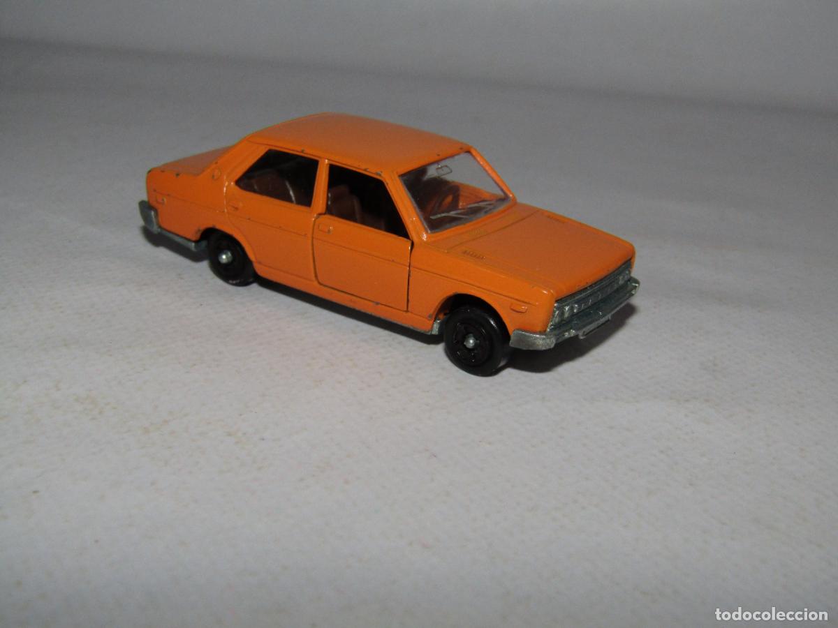 Coches a escala: Antiguo SEAT 131 E en Escala 1/64 de Juguetes MIRA