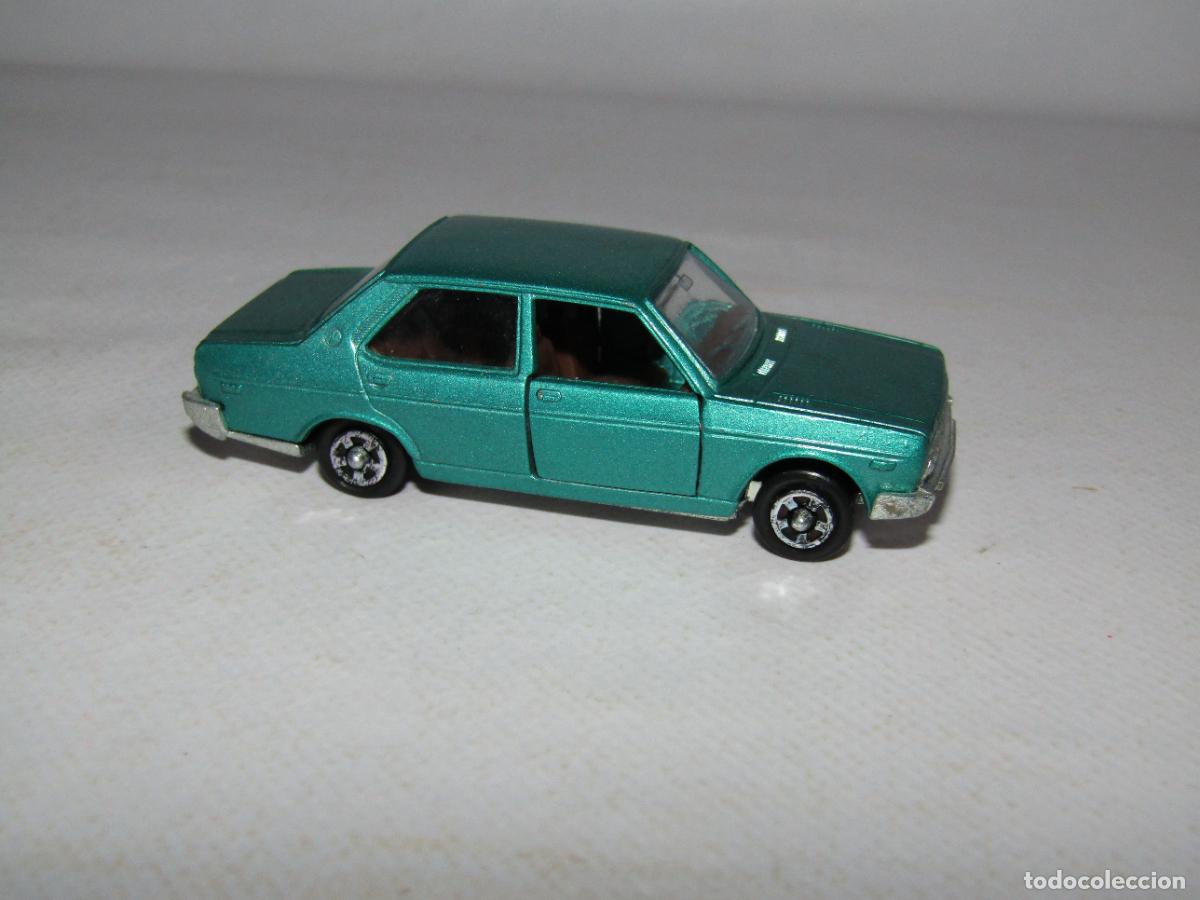Coches a escala: Antiguo SEAT 131 E en Escala 1/64 de Juguetes MIRA