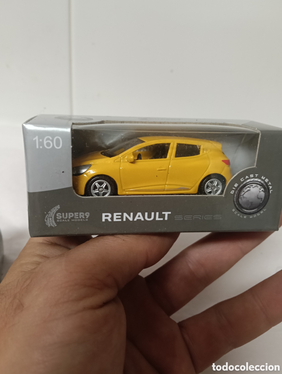 Voitures &agrave; l'&eacute;chelle: Coche a escala 1:60 Renault Clio
