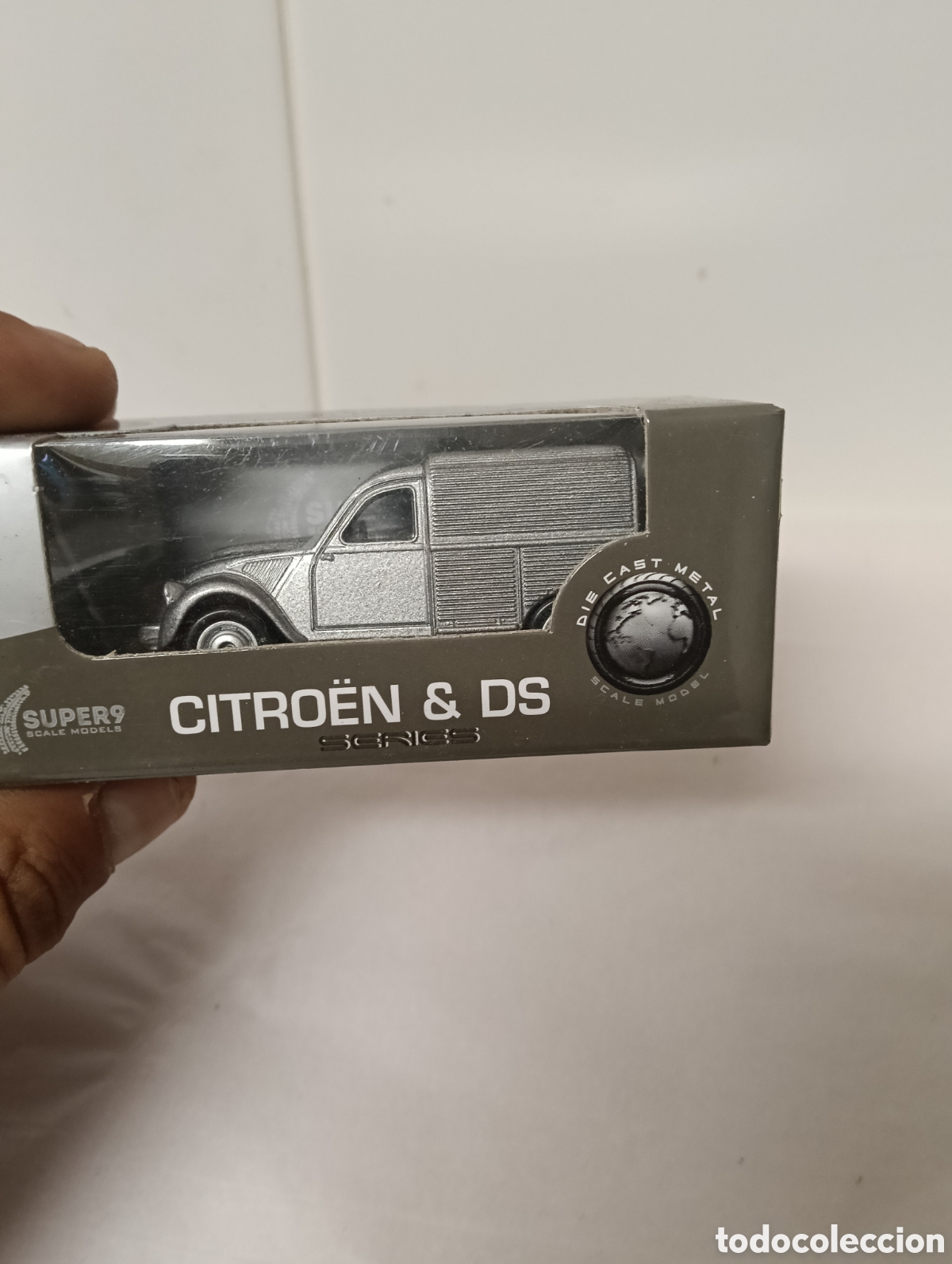 Voitures &agrave; l'&eacute;chelle: Coche a escala 1:60 Citro&euml;n DS