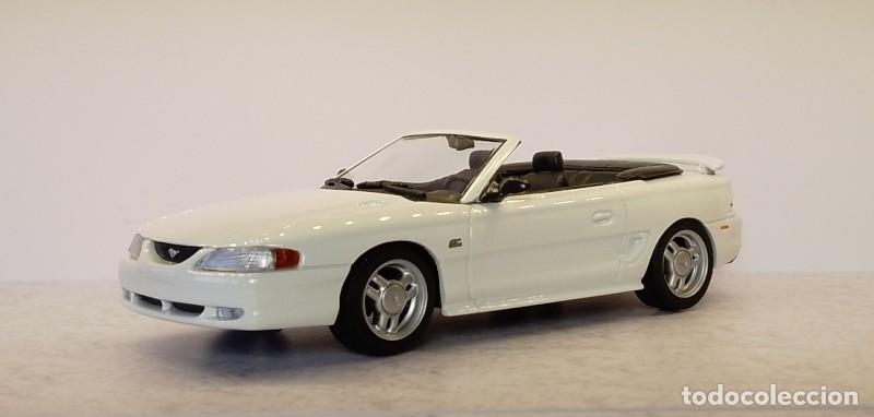 Modellautos: Ford Mustang Convertible 1994