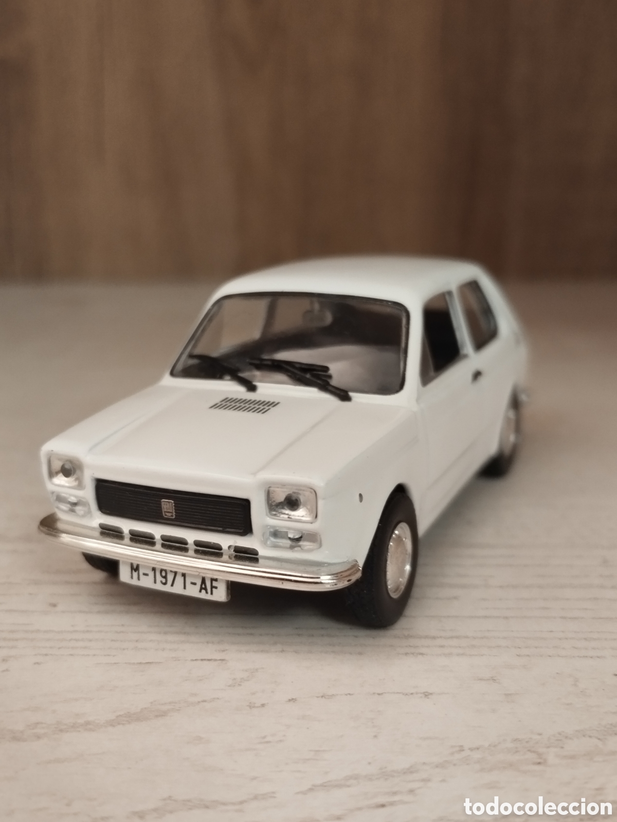 Coches a escala: SEAT 127 MATRICULA ESPA&Ntilde;OLA