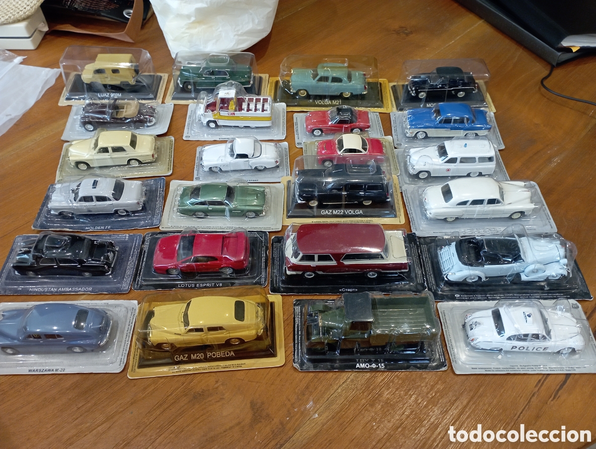 Coches a escala: Lote colecci&oacute;n de 25 coches rusos distintos escala 1.43 en su blister original