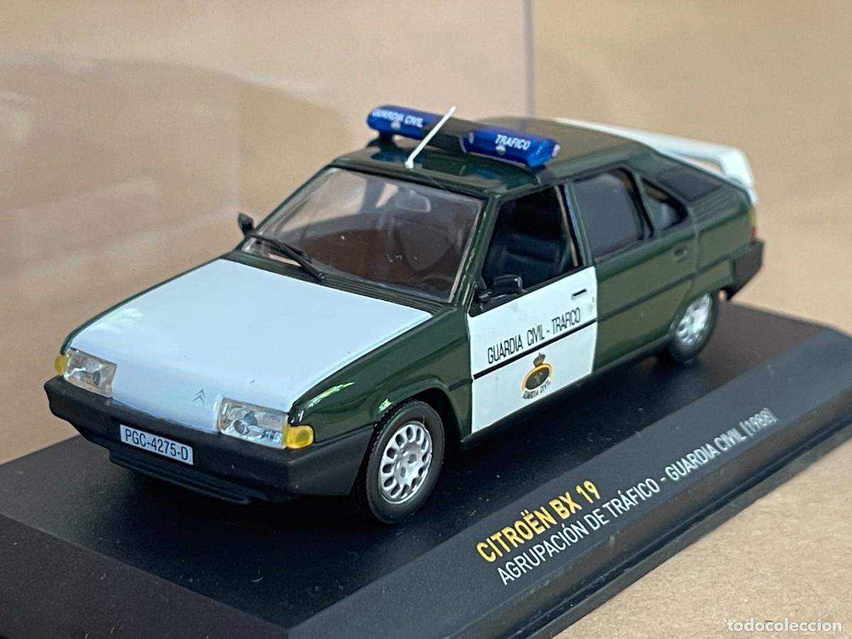 Coches a escala: Coche CITRO&Euml;N BX 19 Agrupaci&oacute;n de Tr&aacute;fico - Guardia Civil (1988) 1:43 die-cast ixo altaya bx19 pgc